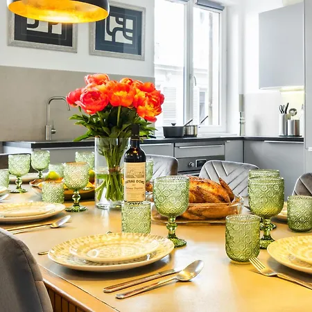 Livinparis - Luxury 3 & Ac 4 Bedrooms Montmartre I Apartment Paris