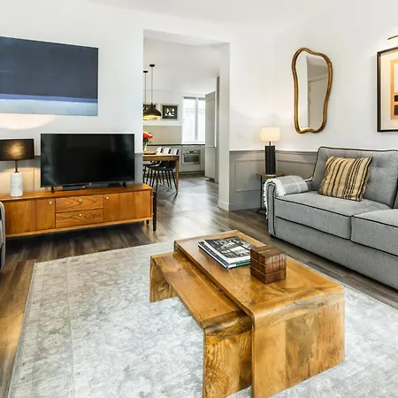 Apartment Livinparis - Luxury 3 & Ac 4 Bedrooms Montmartre I Paris
