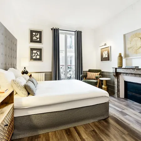 Livinparis - Luxury 3 & Ac 4 Bedrooms Montmartre I * Parigi