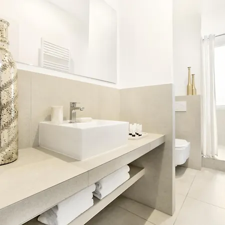 Livinparis - Luxury 3 & Ac 4 Bedrooms Montmartre I Apartment Paris