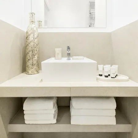 Appartamento Livinparis - Luxury 3 & Ac 4 Bedrooms Montmartre I *