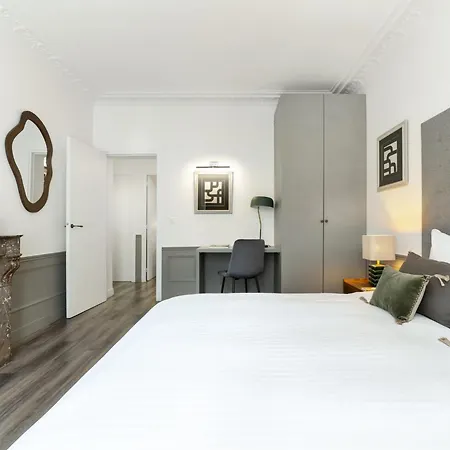 Livinparis - Luxury 3 & Ac 4 Bedrooms Montmartre I Apartment Paris