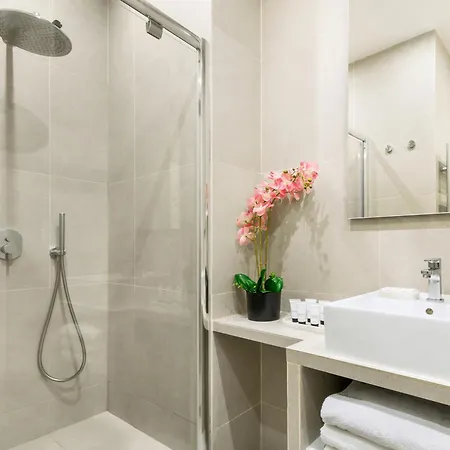Livinparis - Luxury 3 & Ac 4 Bedrooms Montmartre I * Parigi