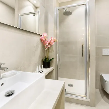Livinparis - Luxury 3 & Ac 4 Bedrooms Montmartre I * Parigi