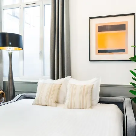 Apartment Livinparis - Luxury 3 & Ac 4 Bedrooms Montmartre I Paris