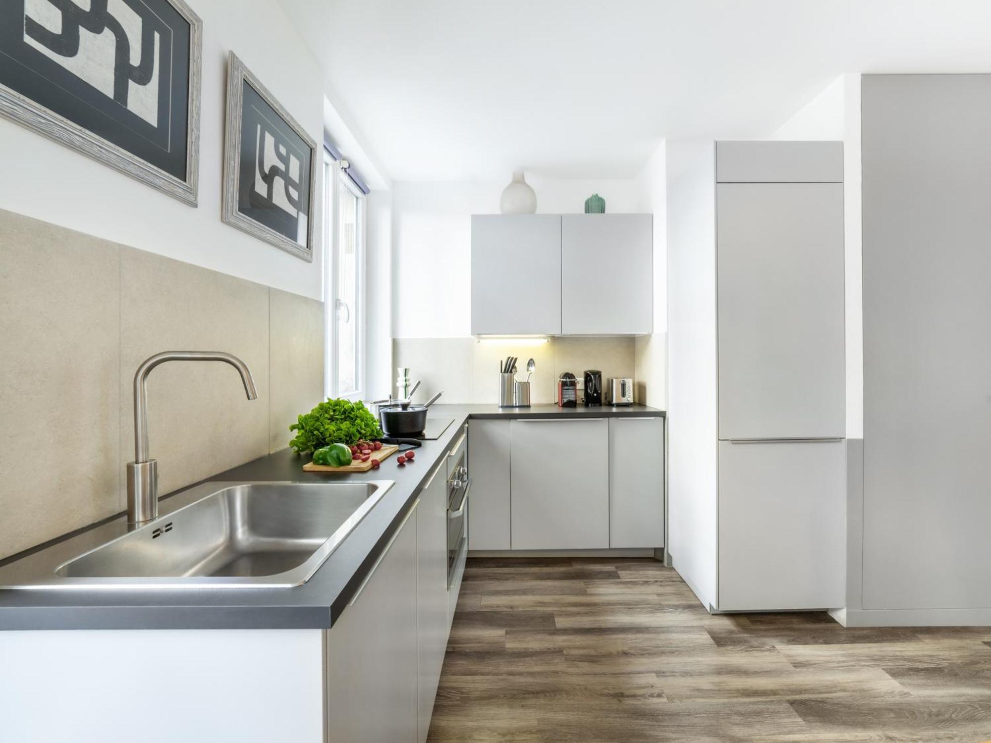 Livinparis - Luxury 3 & Ac 4 Bedrooms Montmartre I Apartment *